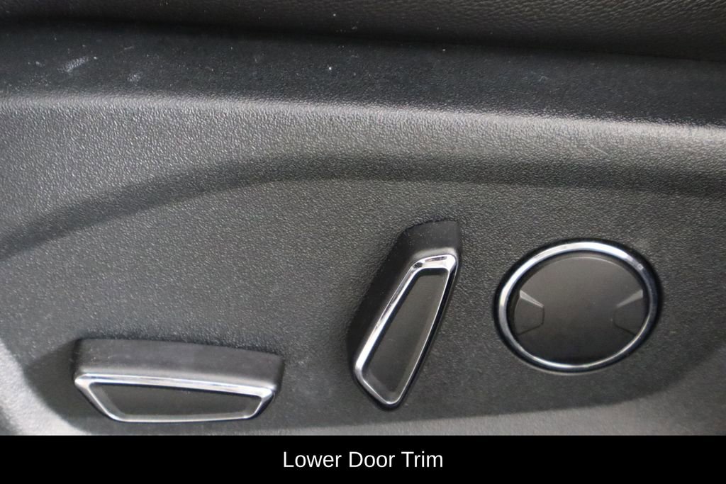 Used 2018 Ford Explorer XLT w/ Equipment Group 202A image 25