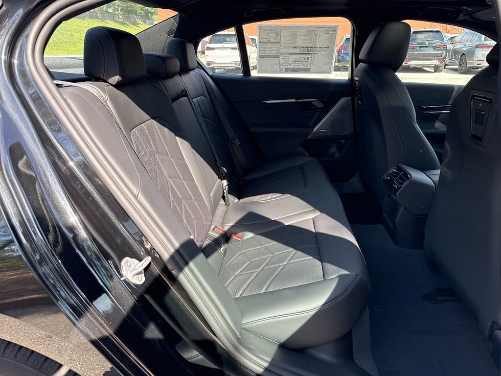 New 2026 BMW i5 eDrive40 AWD/4WD image 25