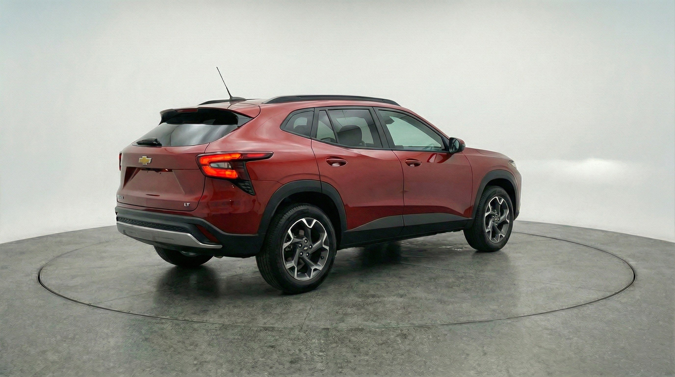 Used 2025 Chevrolet Trax LT w/ LT Convenience Package image 9