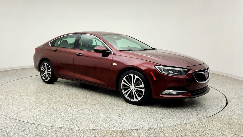 Used 2018 Buick Regal Essence w/ Driver Confidence Package #1 FWD image 3