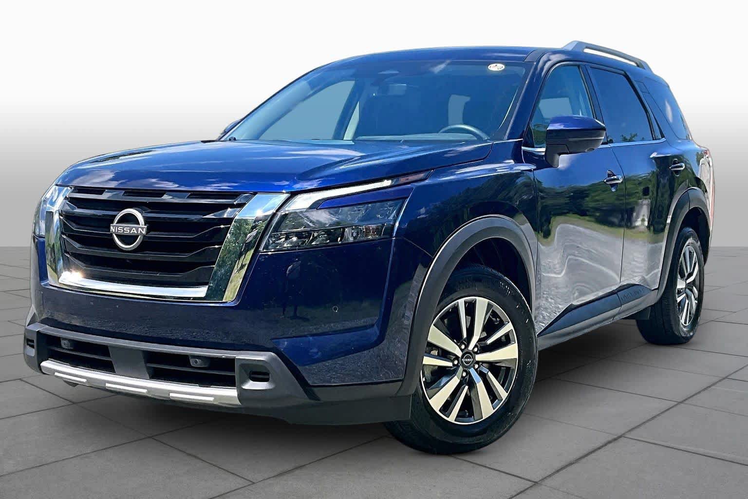 Used 2025 Nissan Pathfinder SL