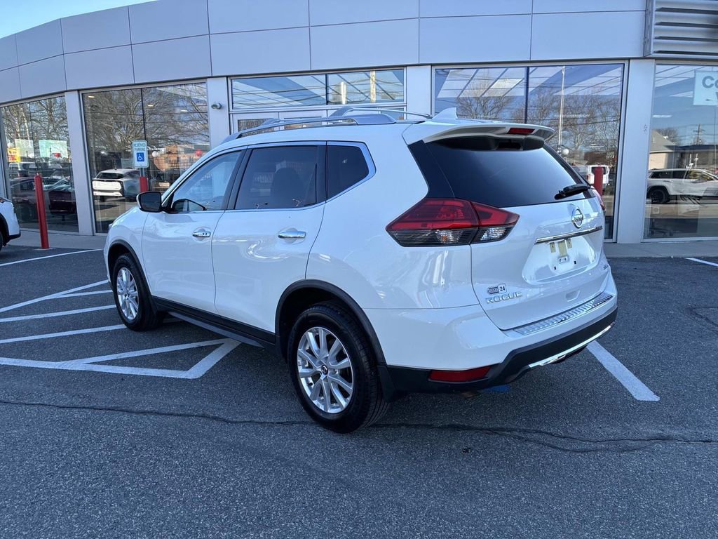 Used 2017 Nissan Rogue SV image 5