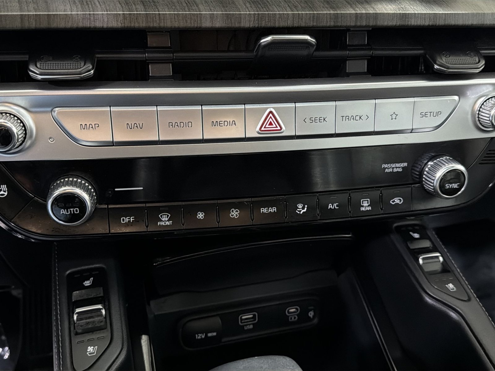 Used 2023 Kia Telluride EX AWD/4WD image 23