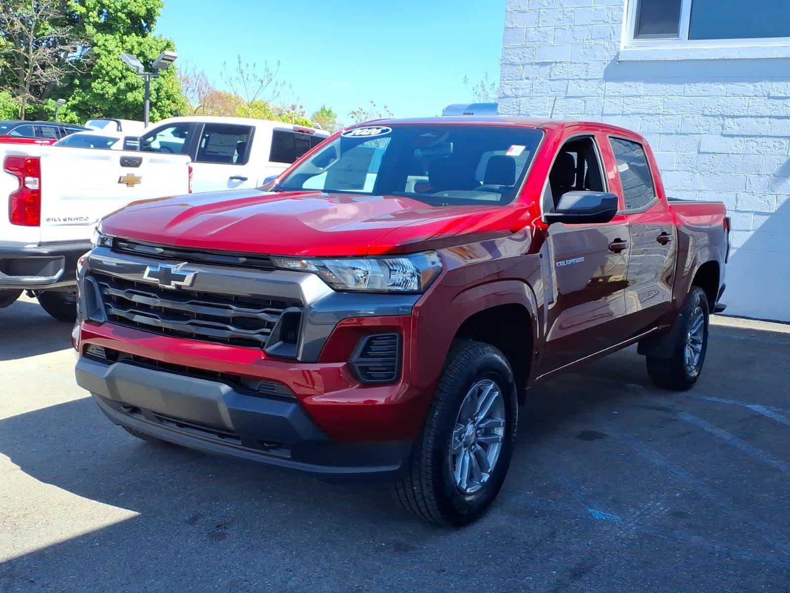Used 2026 Chevrolet Colorado LT w/ Advanced Trailering Package AWD/4WD image 3