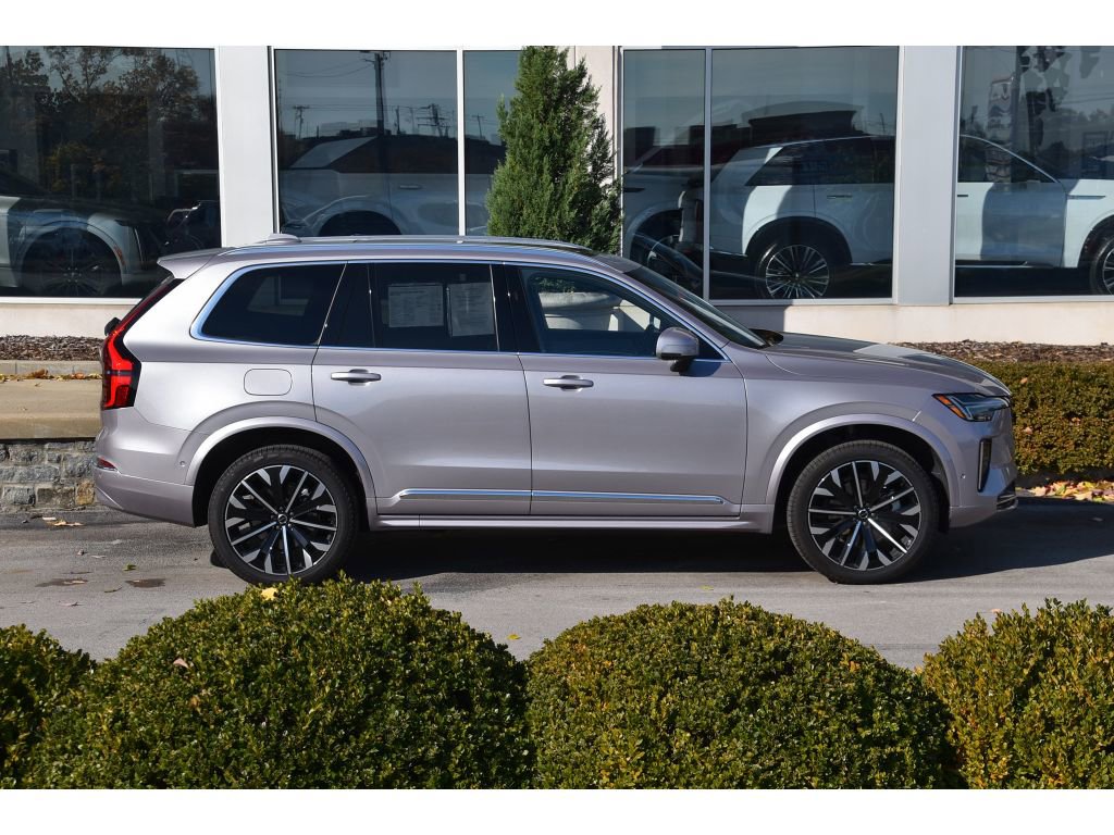Certified 2026 Volvo XC90 B5 Plus image 3