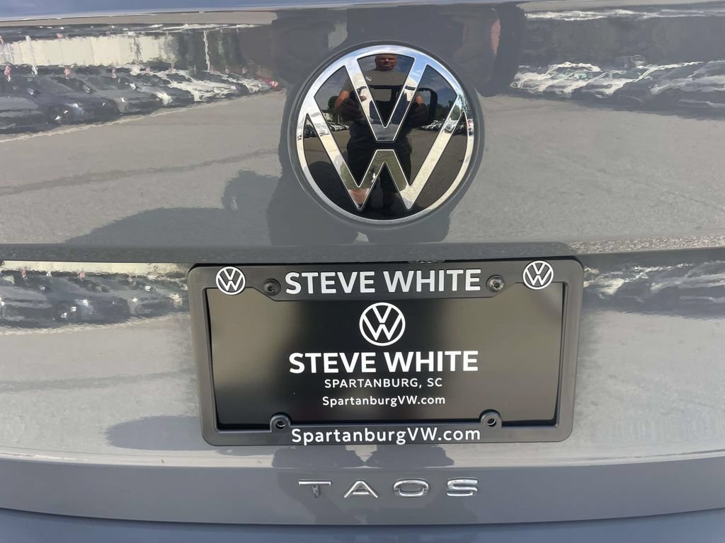 Certified 2024 Volkswagen Taos SE AWD/4WD image 12