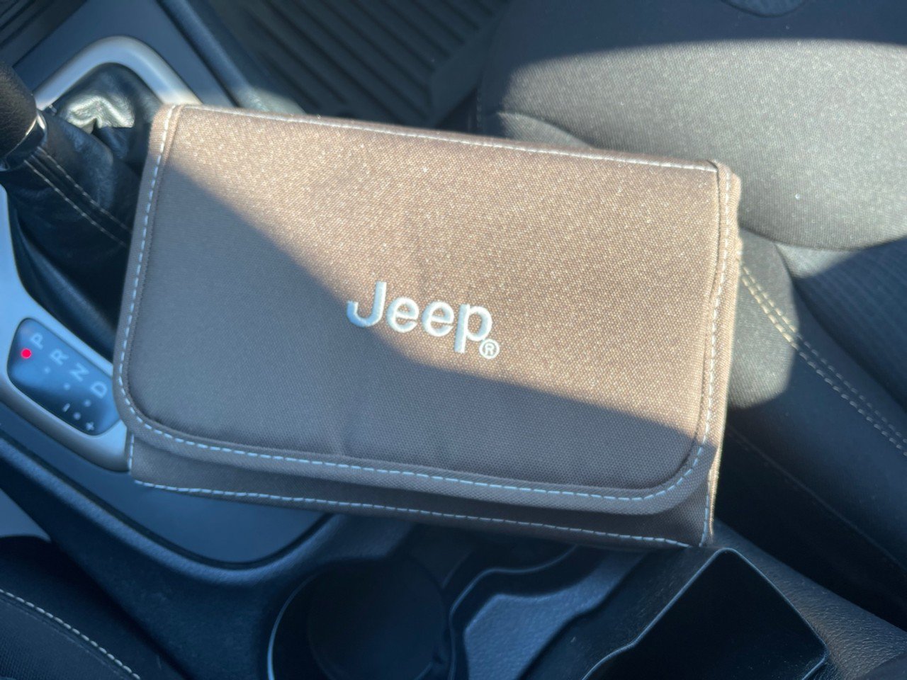 Used 2017 Jeep Cherokee Latitude FWD image 38