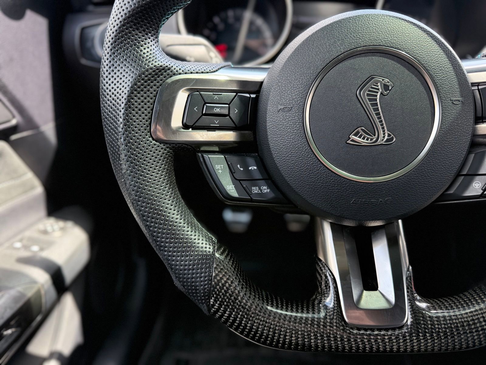 Used 2016 Ford Mustang Shelby GT350 w/ Technology Package image 26