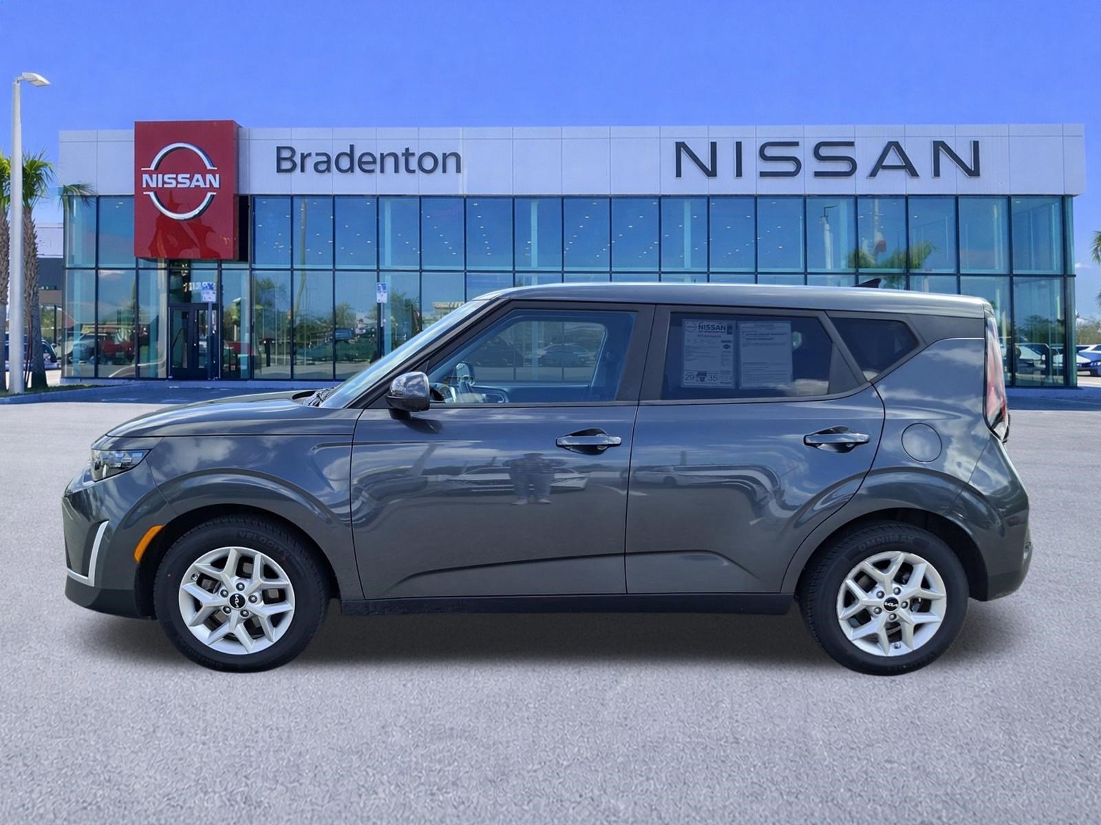 Used 2023 Kia Soul LX w/ Option Group 015 image 8