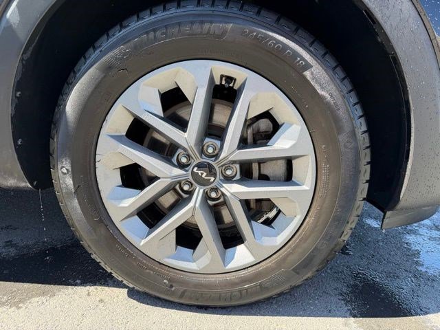 Used 2023 Kia Telluride LX image 22