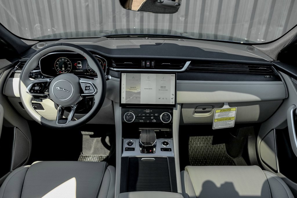 New 2026 Jaguar F-PACE R-Dynamic S image 20