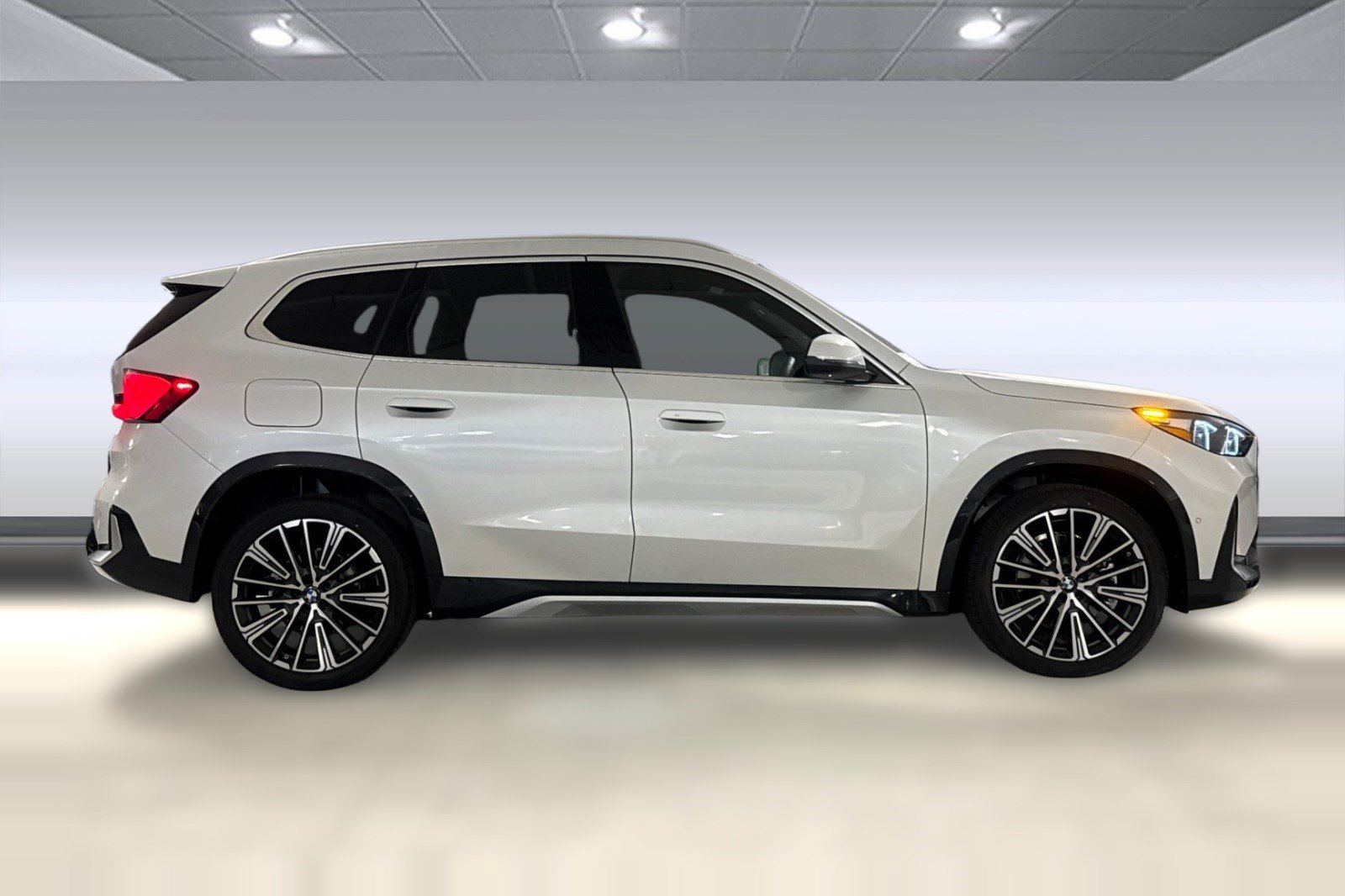 New 2026 BMW X1 xDrive28i w/ Technology Package AWD/4WD image 8