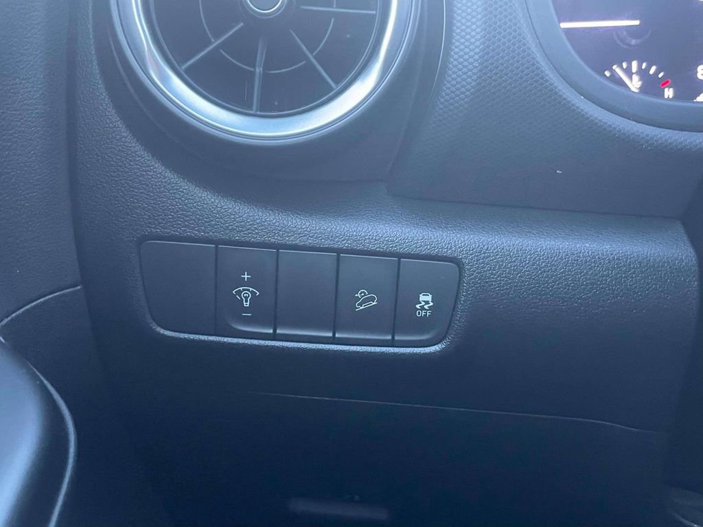 Used 2022 Hyundai Kona SEL image 19
