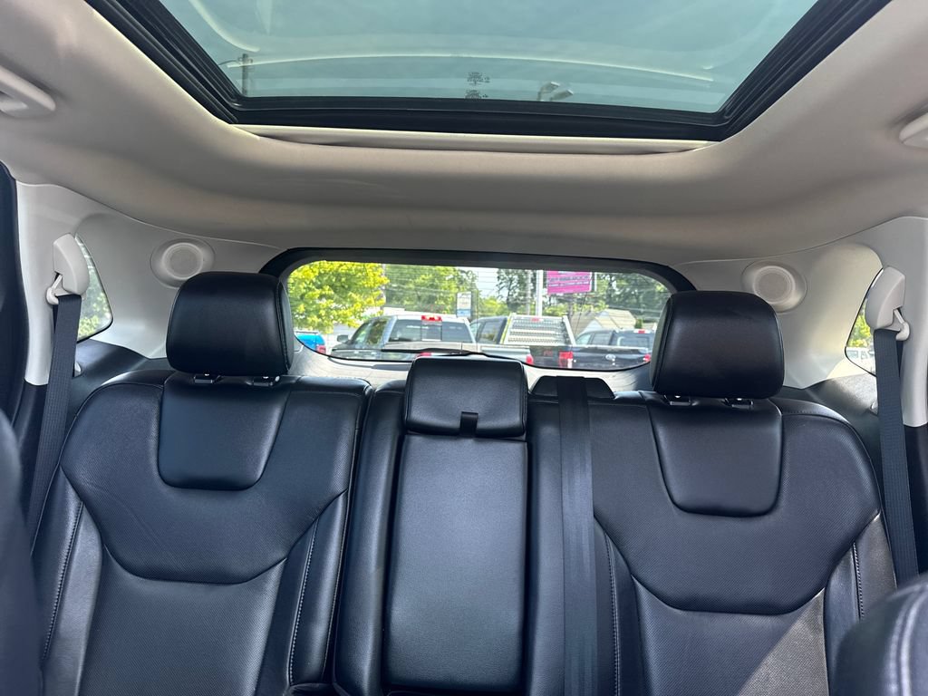 Used 2019 Ford Edge Titanium w/ Equipment Group 301A AWD/4WD image 43