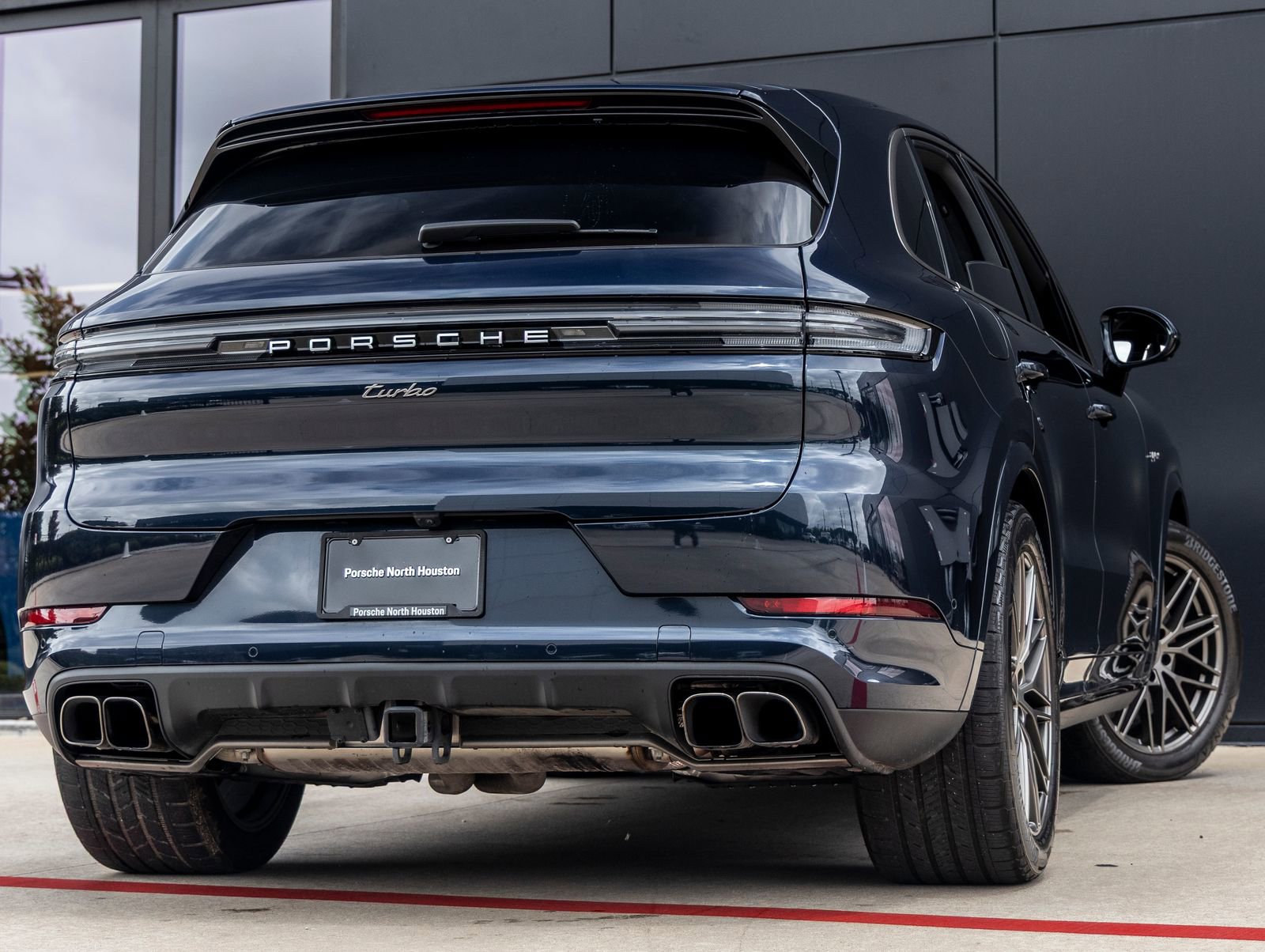 Used 2025 Porsche Cayenne Turbo AWD/4WD image 11