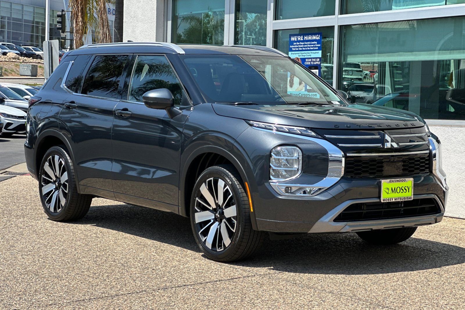 New 2025 Mitsubishi Outlander SEL image 2