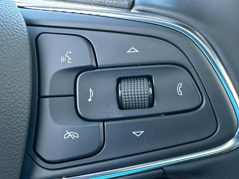 New 2025 Buick Envista Avenir image 14