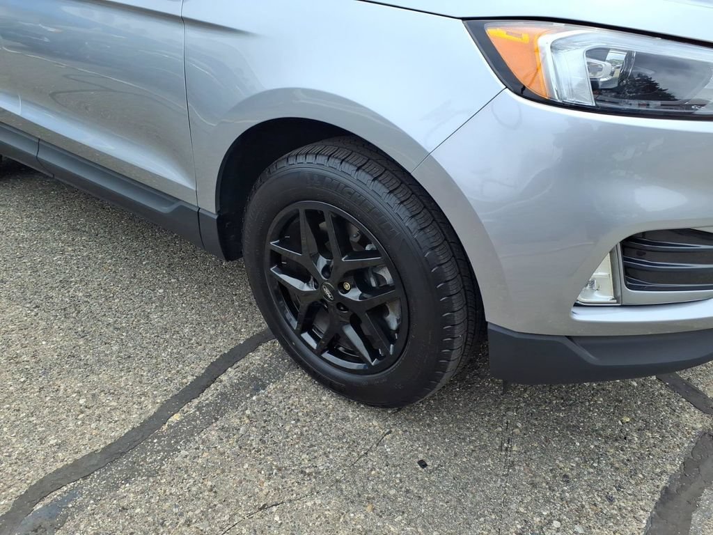 Certified 2024 Ford Edge SEL w/ Convenience Package AWD/4WD image 5