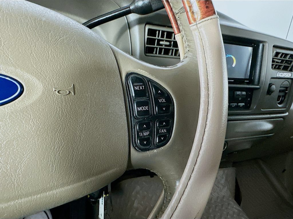 Used 2003 Ford Excursion Limited AWD/4WD image 25