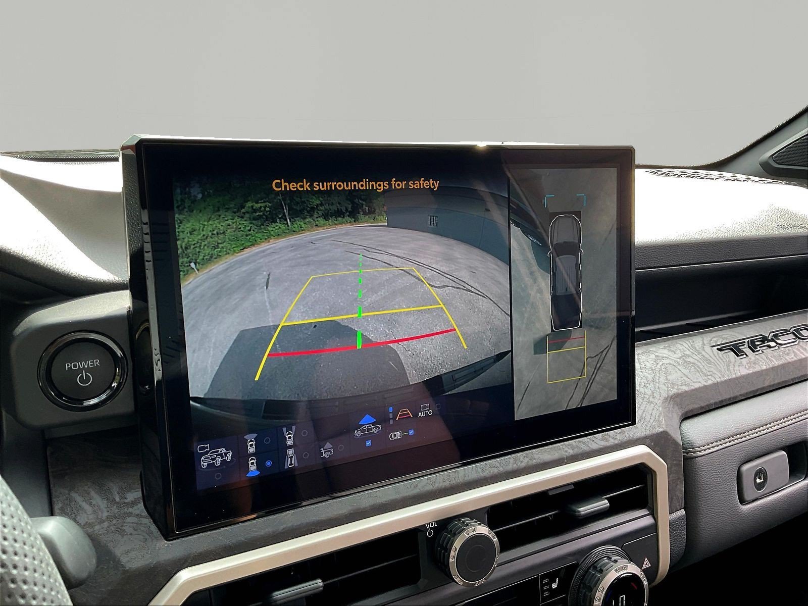 Used 2025 Toyota Tacoma Limited AWD/4WD image 15