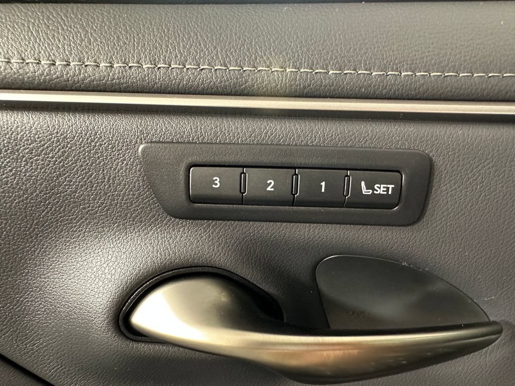 Used 2023 Lexus ES 250 w/ Premium Package AWD/4WD image 17