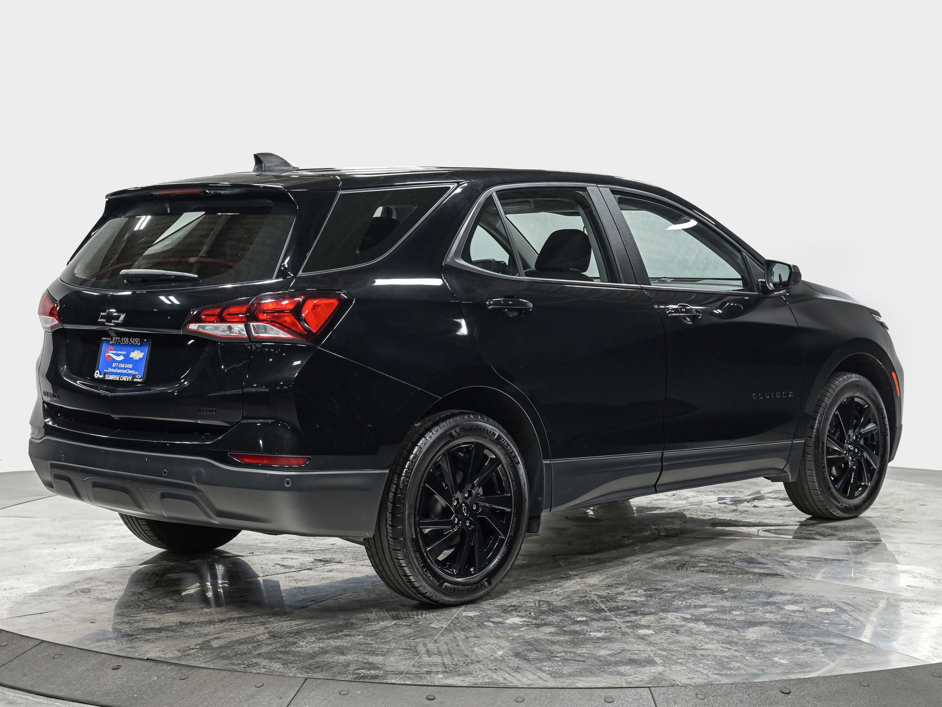 Used 2023 Chevrolet Equinox LS w/ Midnight Edition image 8