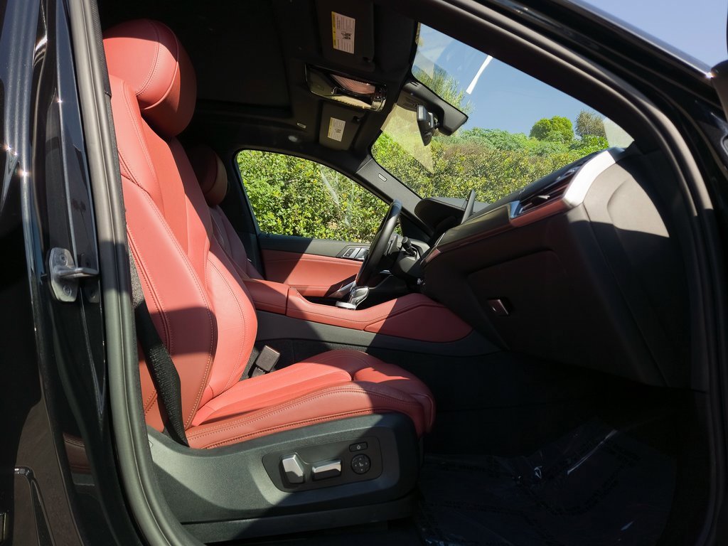 Used 2022 BMW X6 xDrive40i w/ M Sport Package image 24