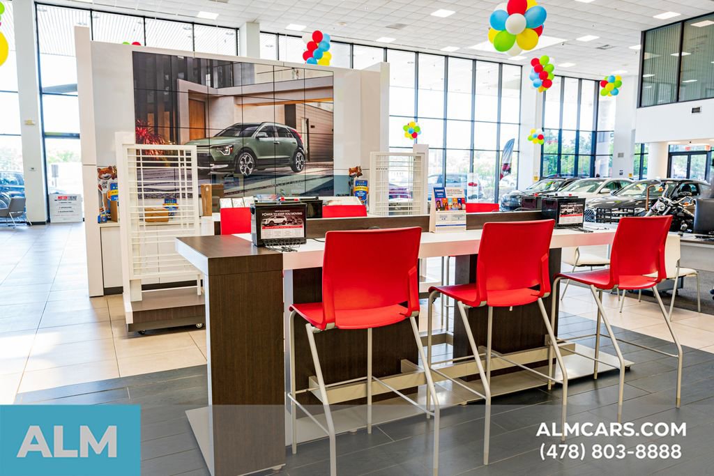 Used 2024 Kia EV9 Wind image 80