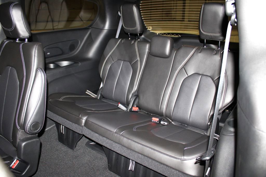 New 2026 Chrysler Pacifica Select image 25