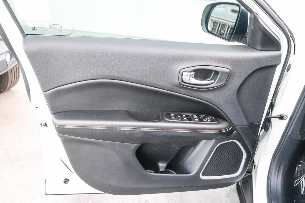 Used 2020 Jeep Compass Latitude w/ Popular Equipment Group FWD image 23