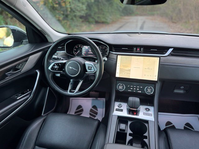 Certified 2021 Jaguar F-PACE R-Dynamic S AWD/4WD image 28