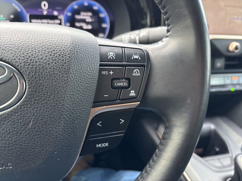 Used 2023 Toyota Crown XLE image 19