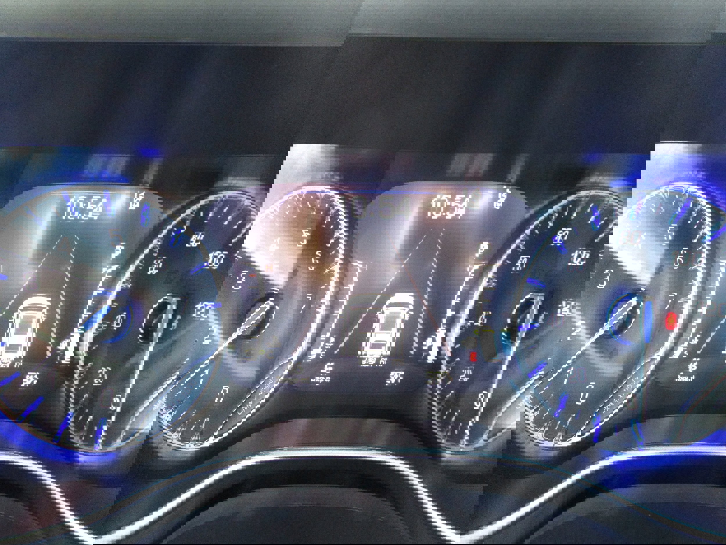 Used 2025 Chrysler Pacifica Select image 17