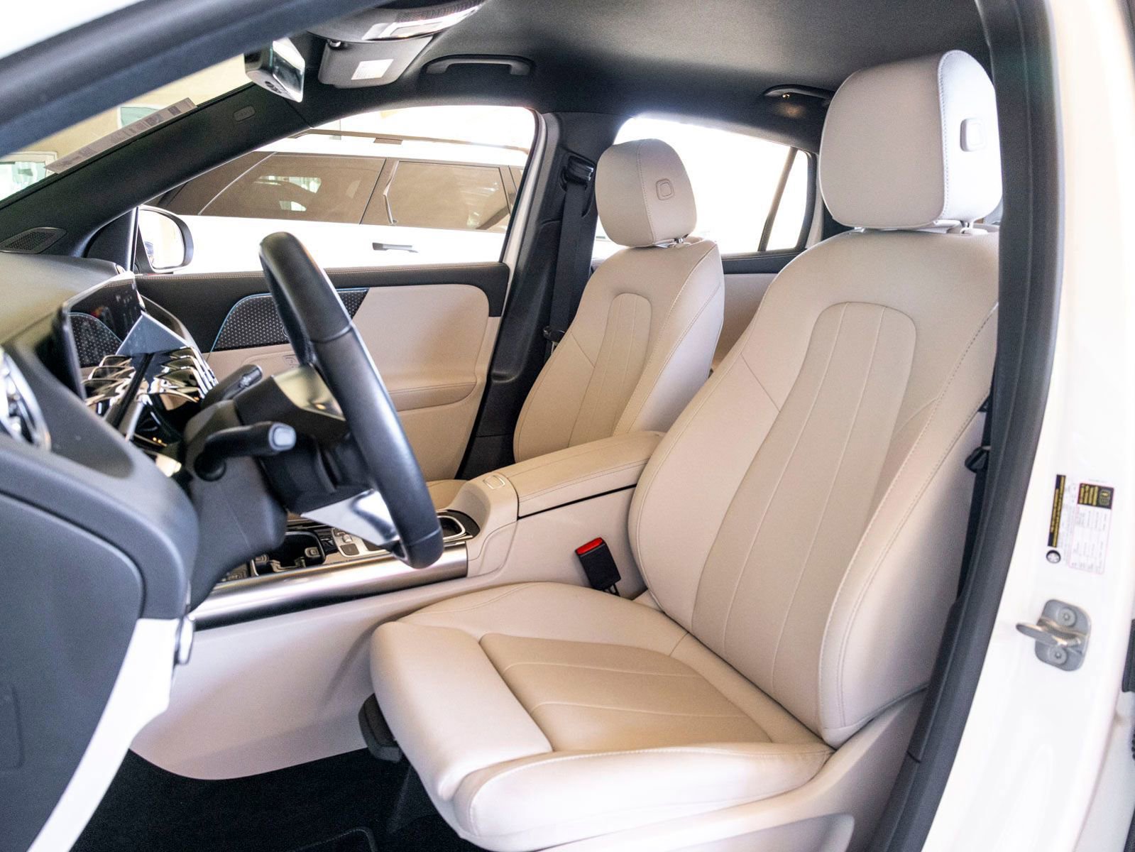 Used 2025 Mercedes-Benz GLA 250 image 13