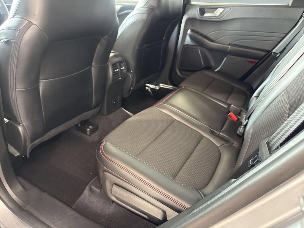 Used 2023 Ford Escape ST-Line w/ Tech Pack #1 AWD/4WD image 33