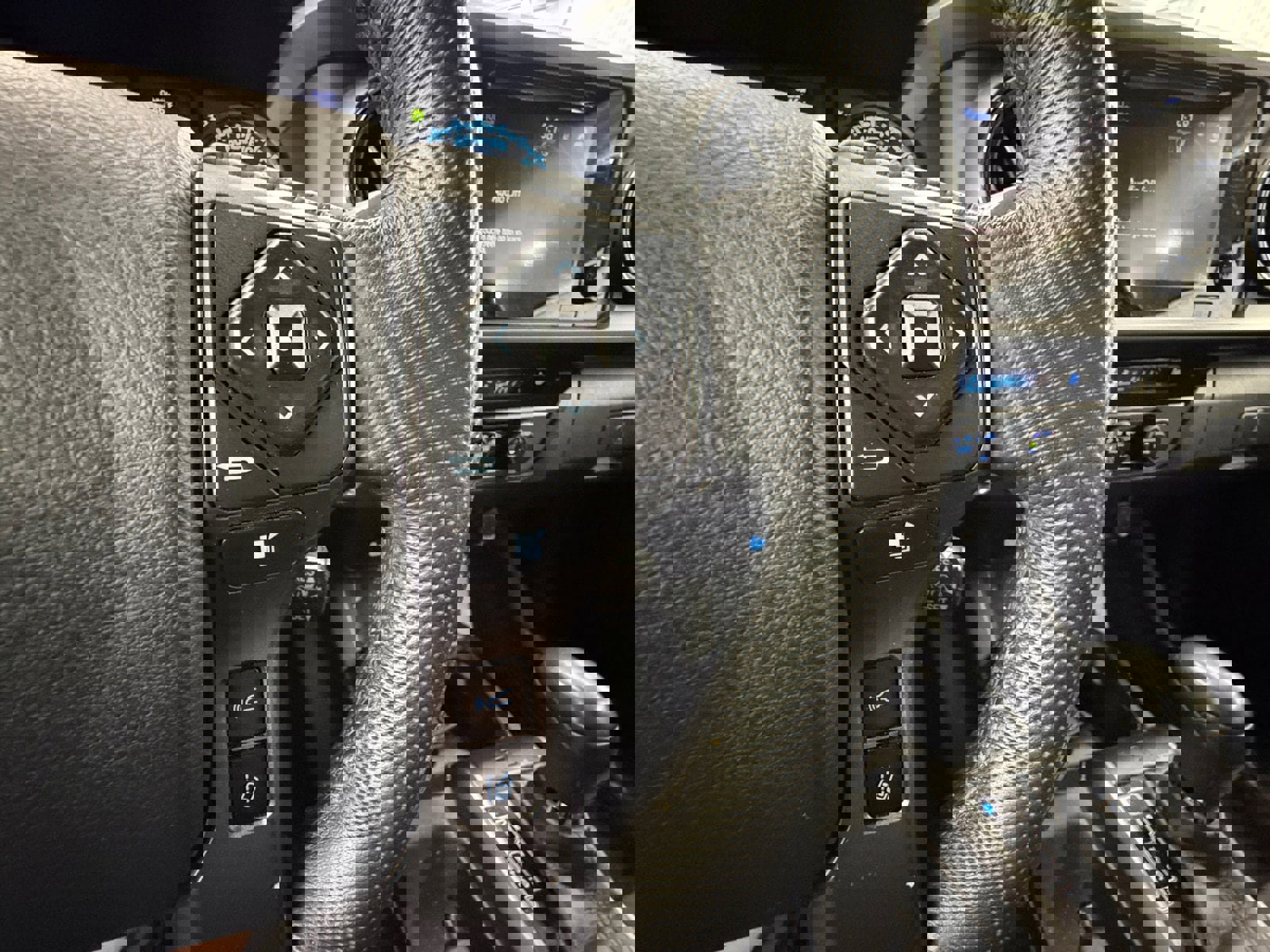 Used 2019 Toyota Tacoma TRD Off-Road image 18