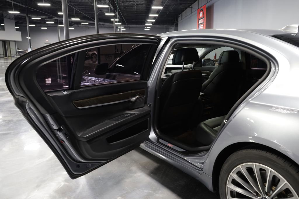 Used 2012 BMW 740Li image 17