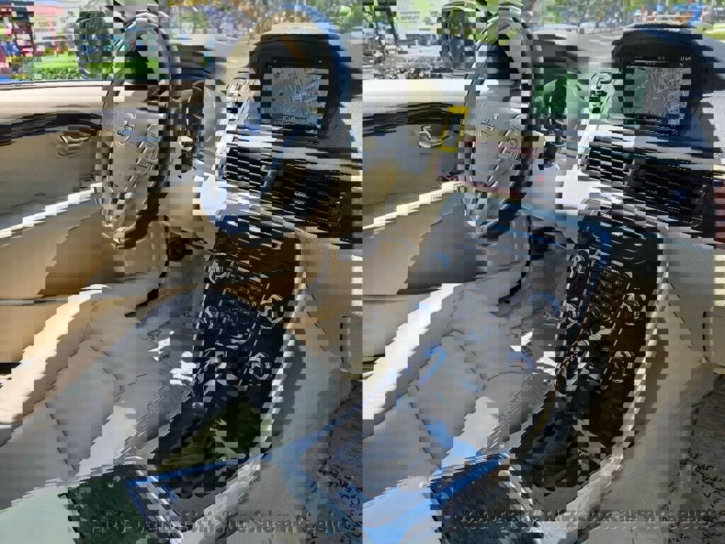 Used 2015 Volvo XC70 T5 Premier w/ Proximity Package FWD image 58