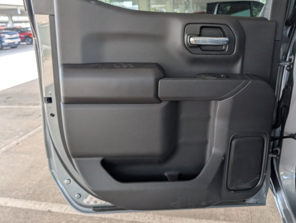 New 2026 Chevrolet Silverado 1500 Custom w/ LPO, Dark Essentials Package RWD image 8