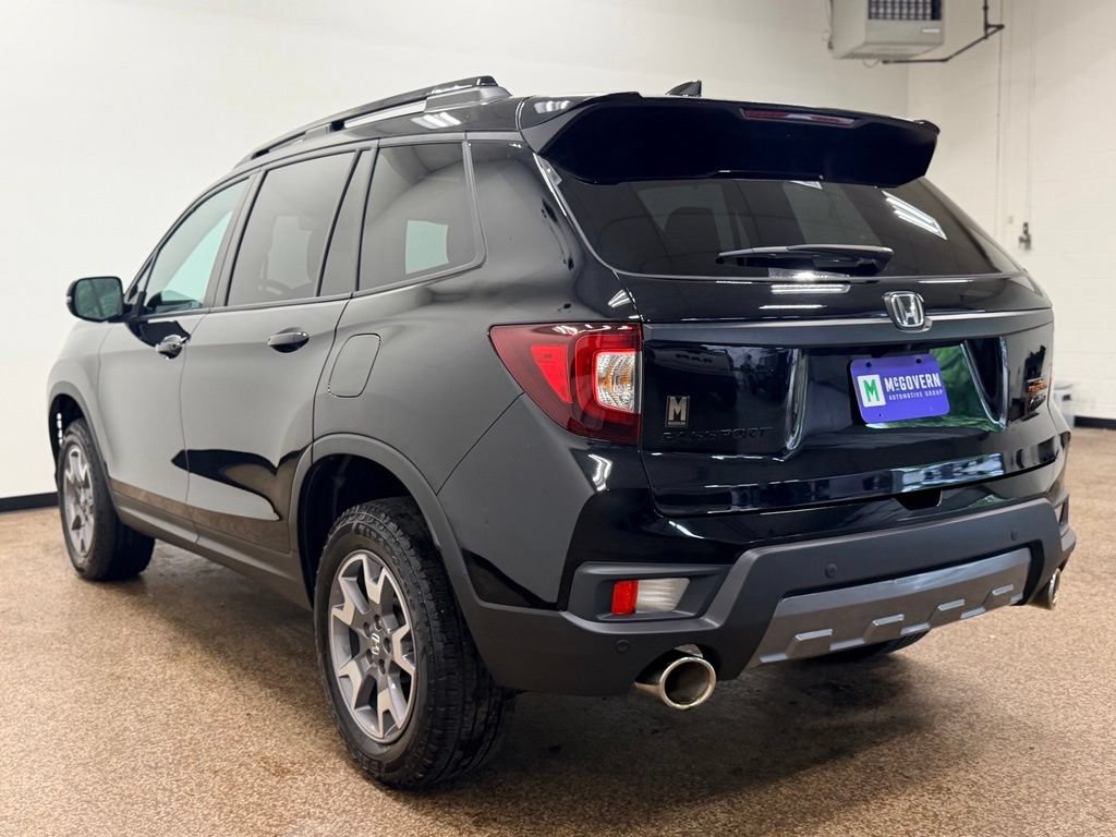 Used 2023 Honda Passport TrailSport image 3