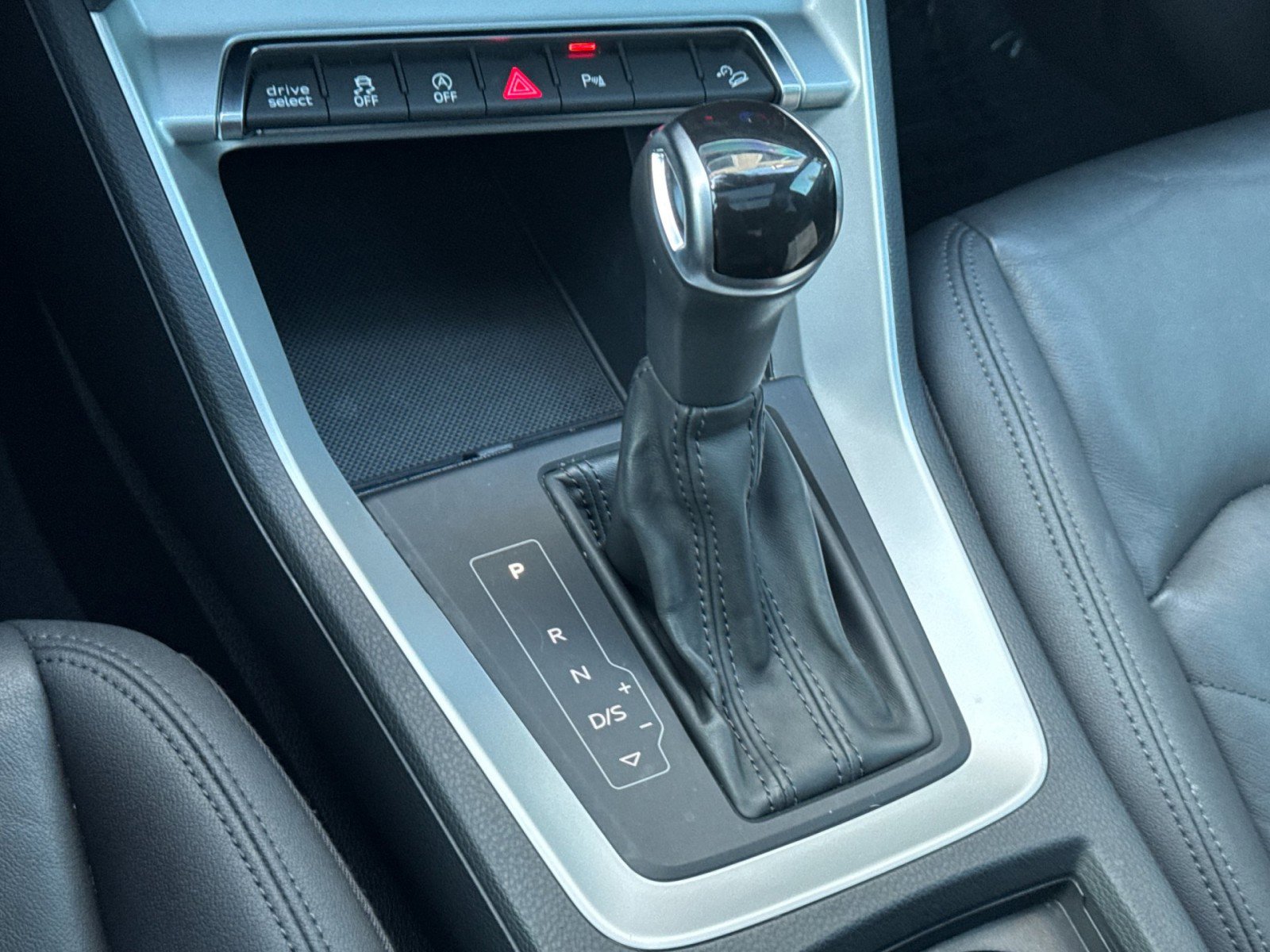 Used 2020 Audi Q3 2.0T Premium image 21