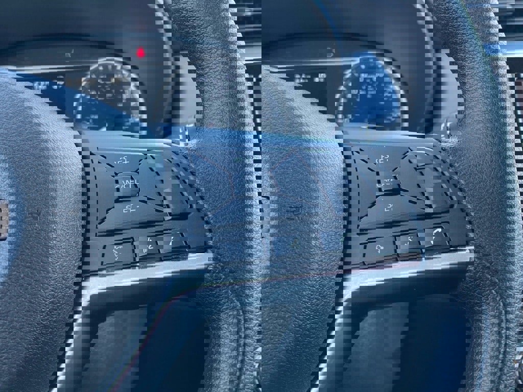 Used 2025 Nissan Versa SV image 16