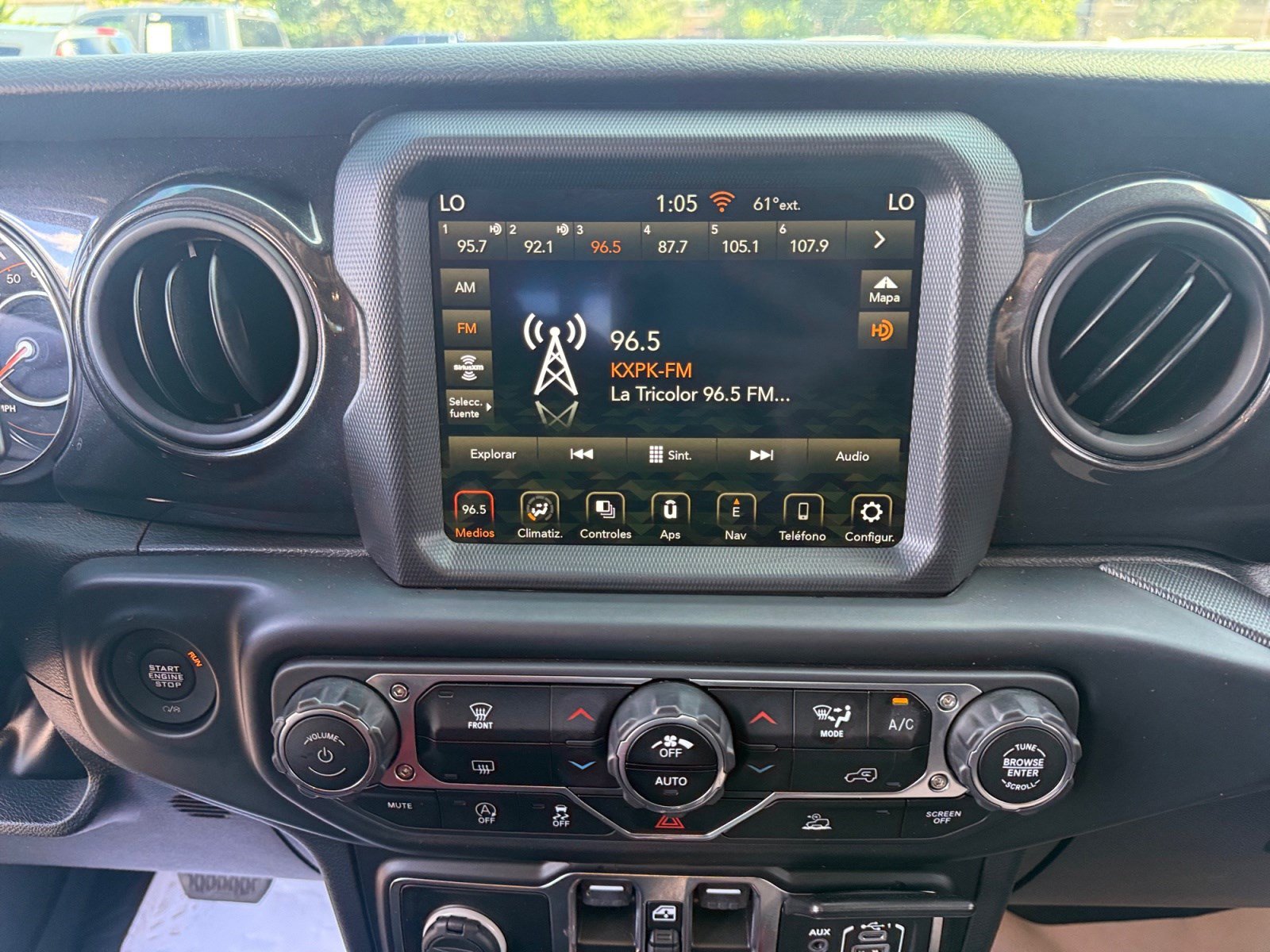 Used 2022 Jeep Gladiator Sport AWD/4WD image 26