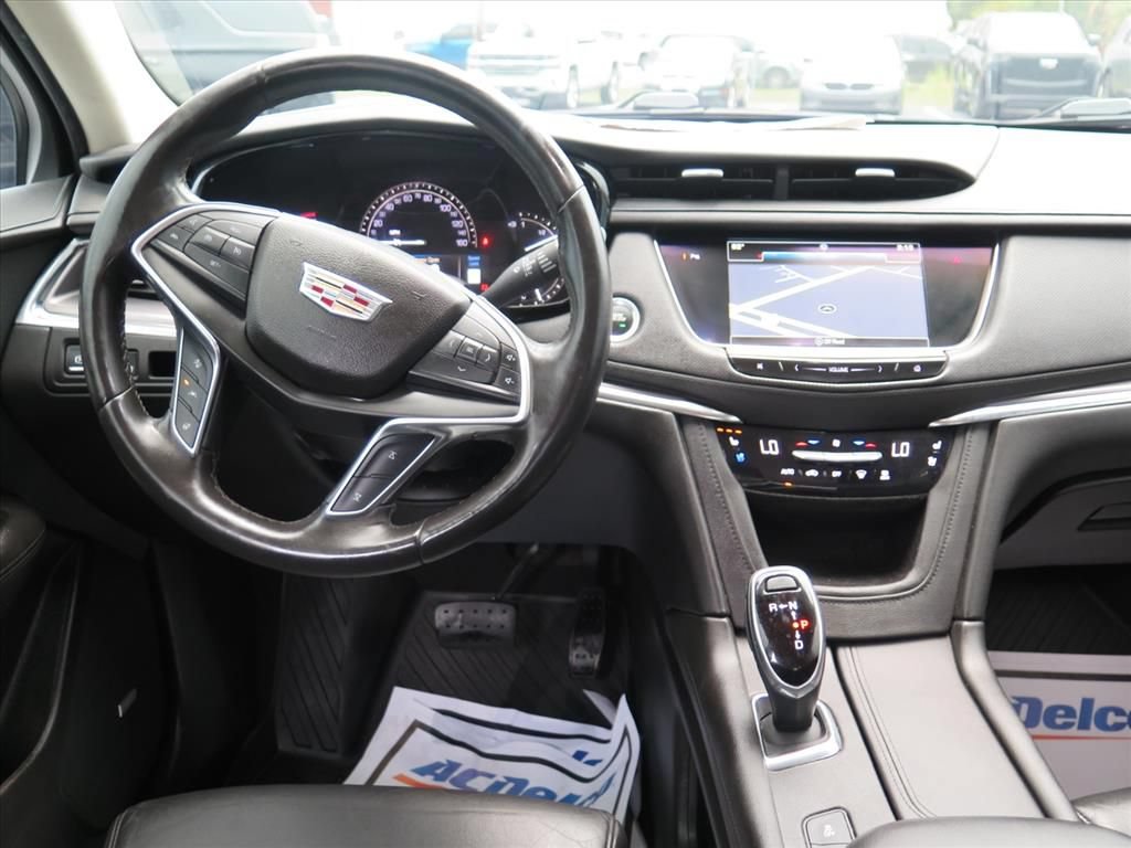 Used 2017 Cadillac XT5 Premium Luxury FWD image 21