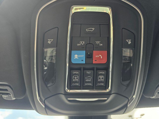 Certified 2024 Jeep Wagoneer Series III w/ Premium Group I AWD/4WD image 39