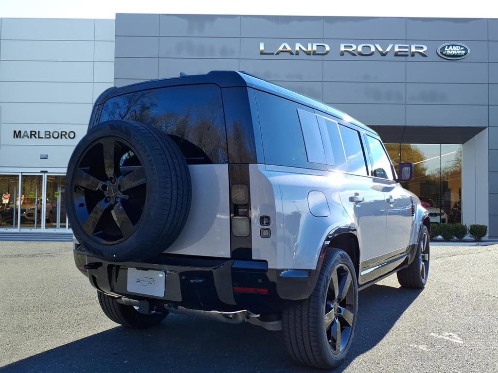 New 2026 Land Rover Defender 110 X-Dynamic SE image 2