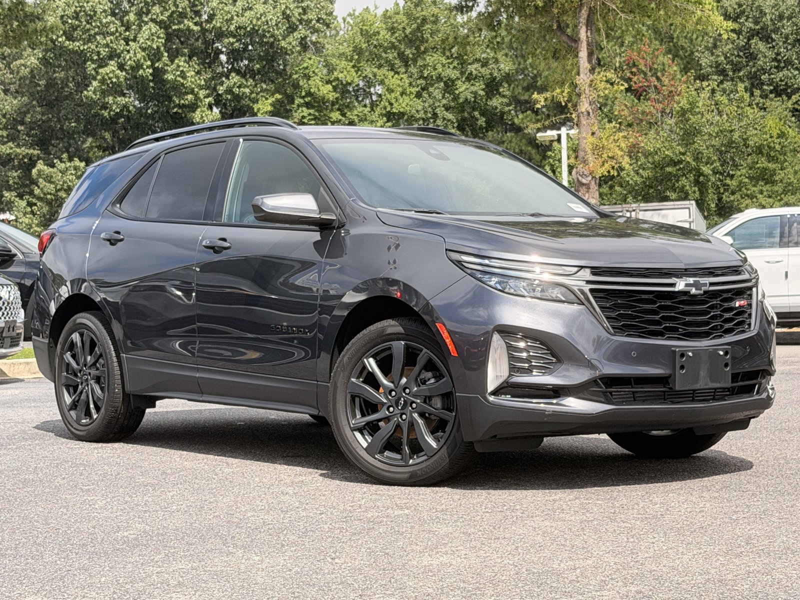 Used 2023 Chevrolet Equinox RS FWD image 2