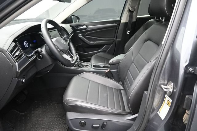 Used 2023 Volkswagen Jetta SE FWD image 21