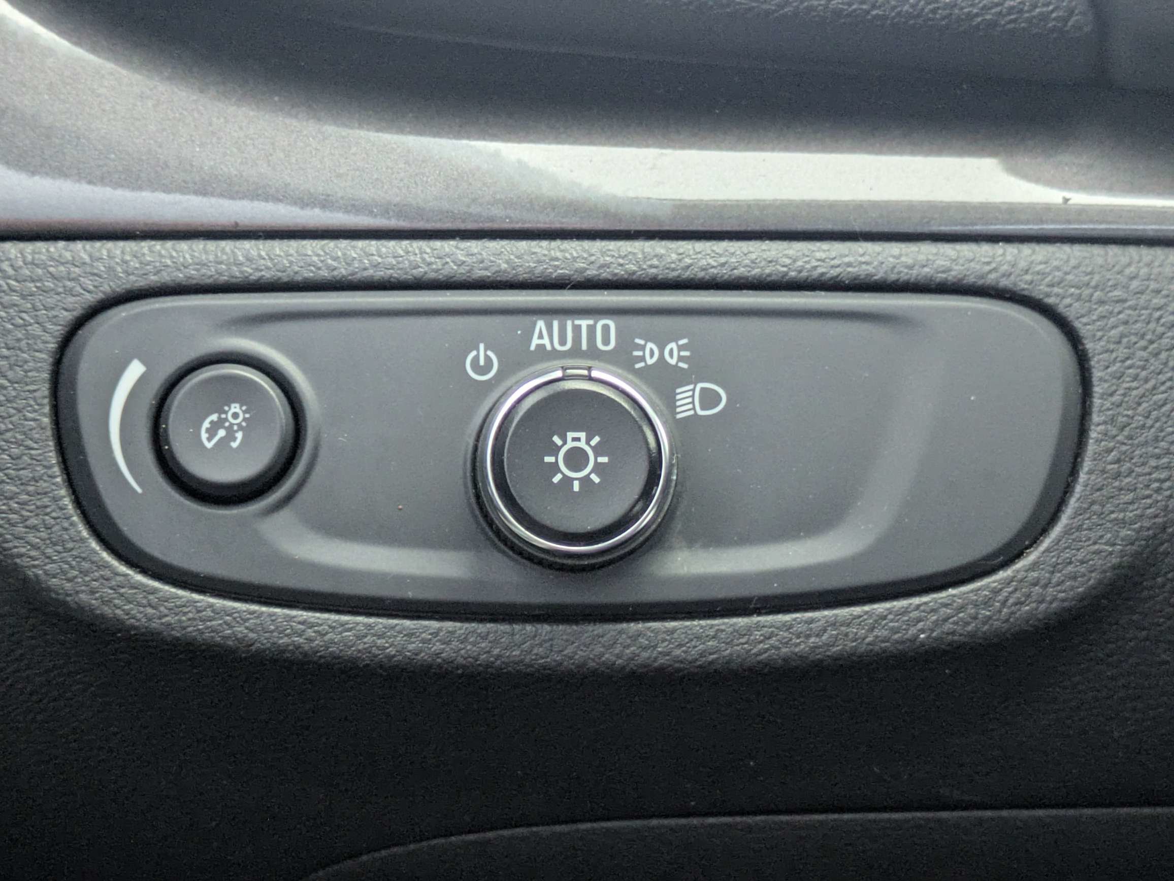 Used 2018 Buick Encore Preferred FWD image 12