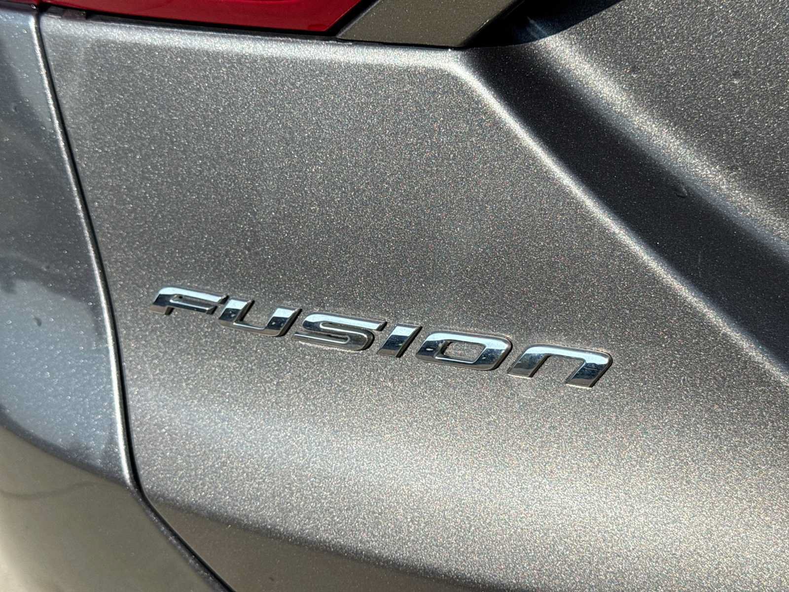 Used 2013 Ford Fusion SE FWD image 12